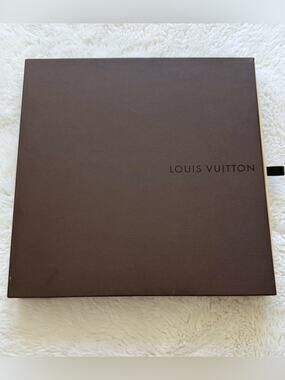 Louis Vuitton box for scarf Authentic